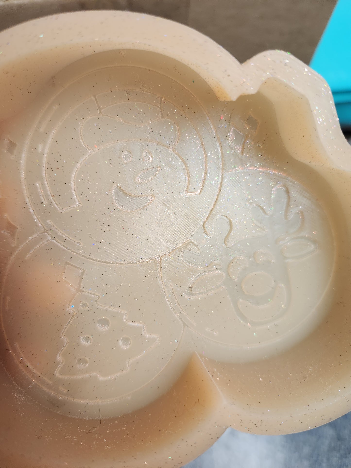 DESTASH MOLD- Holiday circles (frosty, Reindeer, tree)