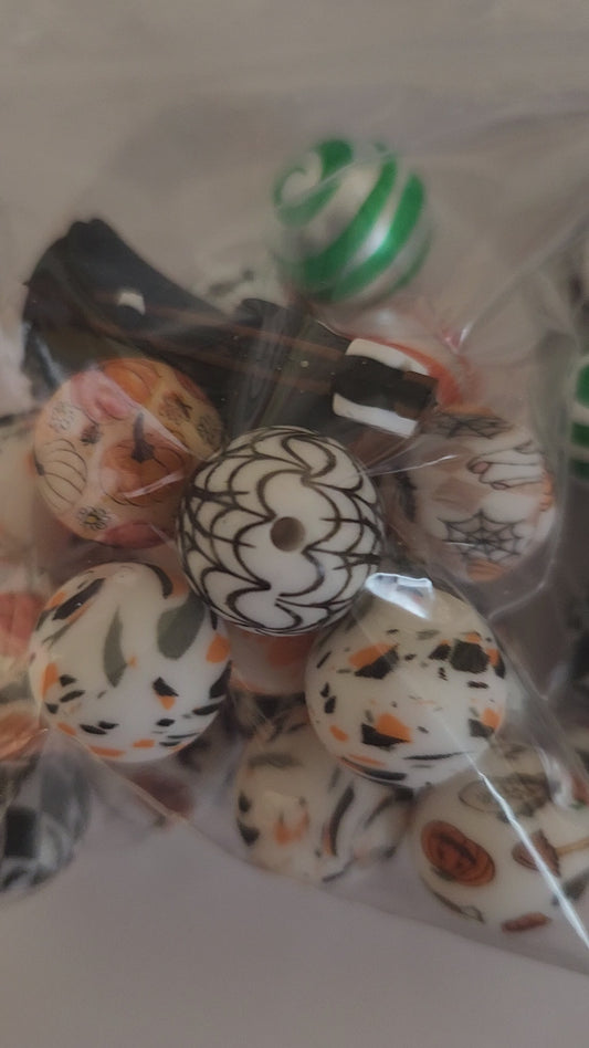 Spooky Season Bead Mix (mystery) 15mm silicone