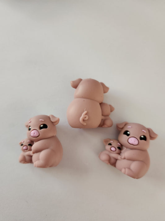 3D Silicone Focal- Mama & Baby Pig