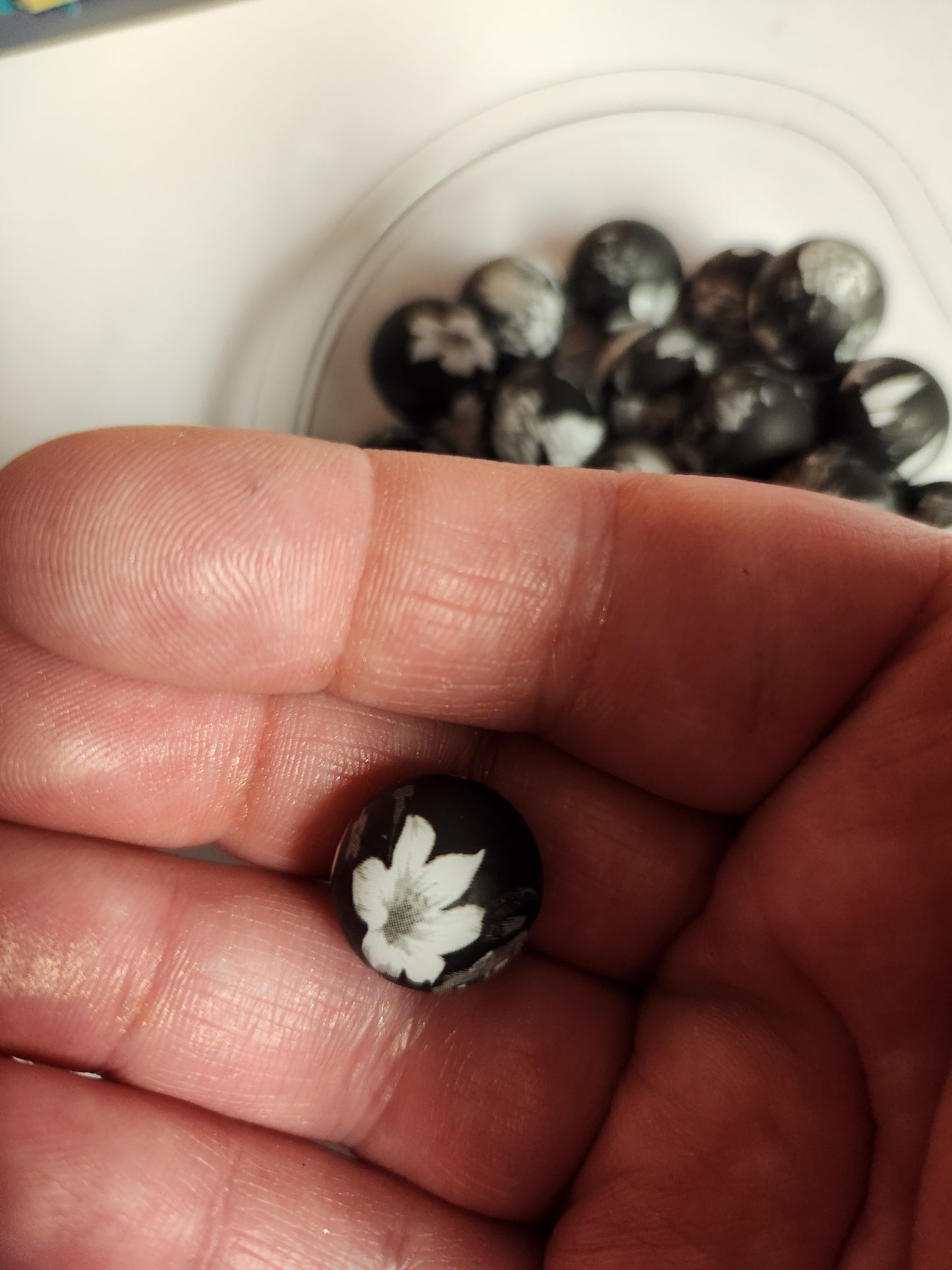 15mm Printed Silicone Beads- Black & White Floral